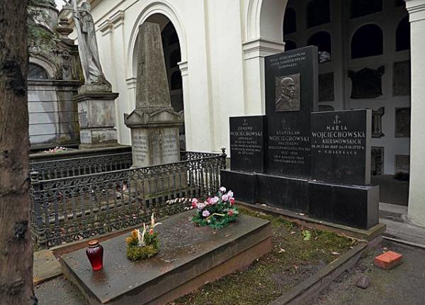 Najskromniejsze miejsce pochówku – Stanisław Wojciechowski spoczywa na warszawskich Powązkach