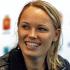 *Karolina Woźniacka. Urodzona 11 lipca 1990 r. w Odense.  W marcu awansowała na drugie miejsce w rankingu WTA (obecnie jest trzecia). W zeszłym roku była w finale US Open, gdzie przegrała 5:7, 3:6 z Kim Clijsters. Zarobiła na korcie prawie 4 mln dol. 