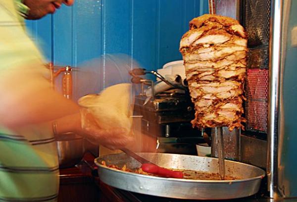 Czy po wybuchu afery warszawiacy odwrócą się od kebaba? 