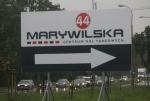 Przy ul. Marywilskiej  od września działa hala kupców ze Stadionu Dziesięciolecia, z powodu której korkuje się ul. Płochocińska