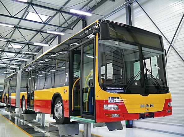 Autobusy MAN dla Warszawy w fabryce w Poznaniu 