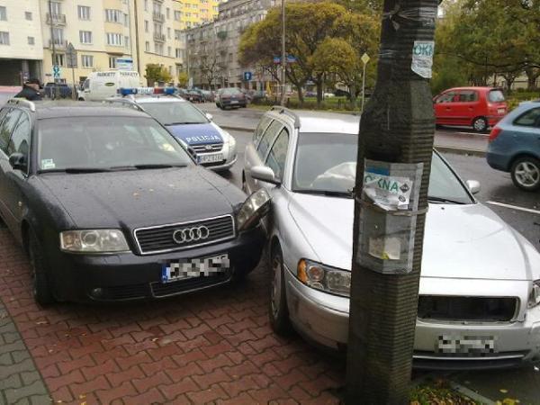 W czwartek (21.10) po południu, po kolizji dwóch samochodów, zablokowany był jeden pas ruchu