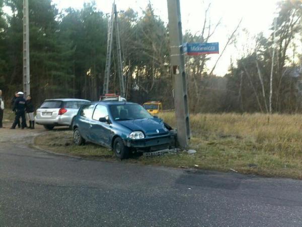 Dwa samochody zderzyły się na skrzyżowaniu Mickiewicza i Reytana w Wesołej