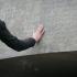Pomnik na wojskowych Powązkach upamiętniający 96 ofiar katastrofy prezydenckiego samolotu ma formę bloku białego granitu przełamanego na dwie zapadające się w ziemię części