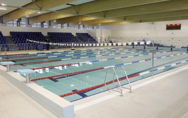 25-metrowa pływalnie przy Lindego ma również widownię na 250 osób