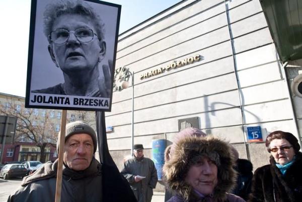 Protest lokatorów z portretem Jolanty Brzeskiej