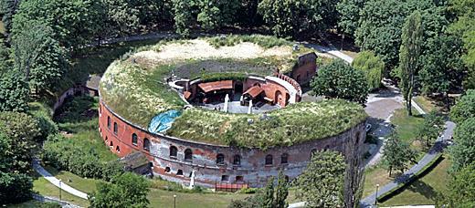 *Obecny wygląd fortu Legionów; zdjęcie wykonano ze sterowca