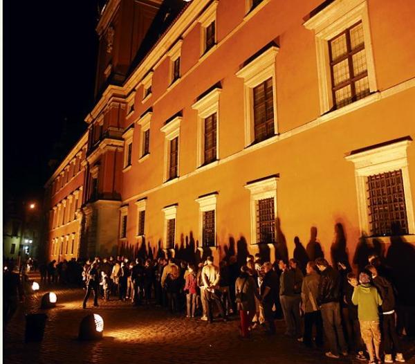 Noc muzeów co roku przyciąga tłumy warszawiaków  