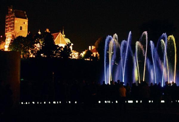 Poemat barw i strumieni na Podzamczu, czyli największa stołeczna fontanna  