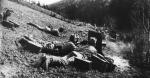 Żołnierze 100. Cieszyńskiego Pułku Piechoty podczas ataku na wzgórze Pustki. Zdobycie tego silnie umocnionego punktu obrony Rosjan miało kluczowe znaczenie dla przebiegu bitwy pod Gorlicami.
