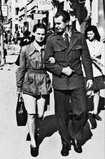 Z narzeczoną Alicją Arens, ok. 1946 r.