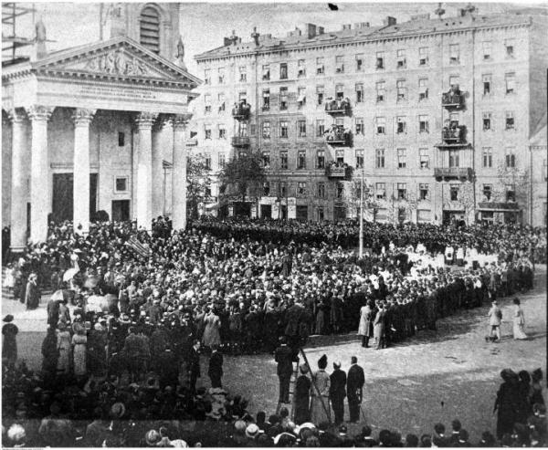 Uroczystości pogrzebowe Bolesława Prusa na Placu Trzech Krzyży, 22 maja 1912 rok 