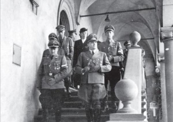 Hans Frank, gubernator Generalnej Guberni, na swoją rezydencję w okupowanej Polsce wybrał Wawel 