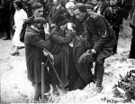 W wyniku walk bratobójczych w maju 1926 roku zginęło 379 osób,  połowę stanowili cywile. Ofiary walk żegnały tłumy Polaków 