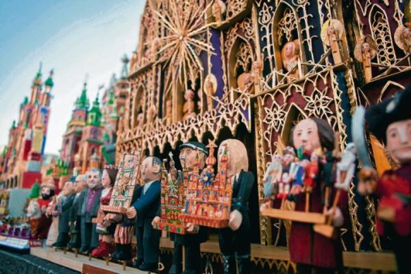 Jednym z elementów tradycji bożonarodzeniowej  są szopki. Pierwszy krakowski konkurs szopek odbył się  21 grudnia 1937 r.