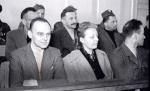 Proces przed Wojskowym Sądem Rejonowym w Warszawie w marcu 1948 r. Na ławie oskarżonych od lewej siedzą: Witold Pilecki, Maria Szelągowska i Tadeusz Płużański 