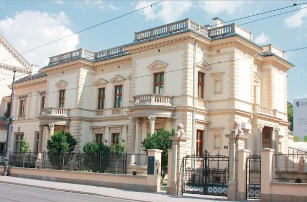 Muzeum Czapskich masowo odwiedzają kolekcjonerzy z Polski i ze świata